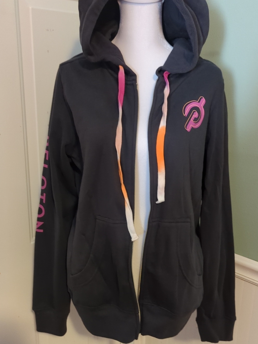 Peloton Women’s Charcoal Zip Hoodie Pink Logo Large Cycling Spinning Fit - Picture 5 of 11